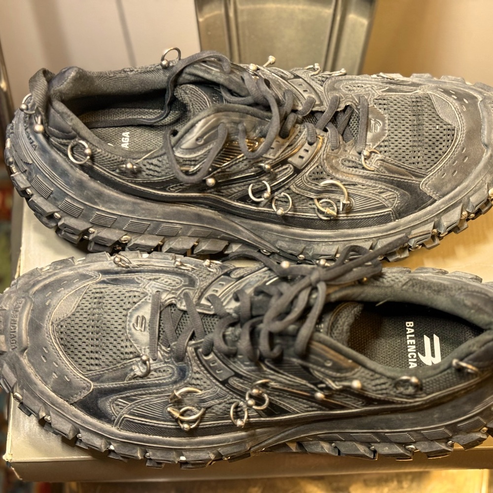BALENCIAGA Men's Bouncer Screw Sneakers with Piercings Size 47/14 - Picture 4 of 14